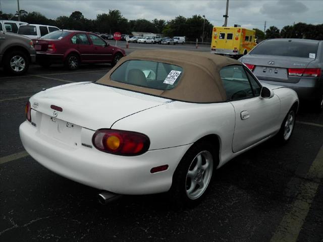 Mazda MX-5 Miata 1999 photo 1