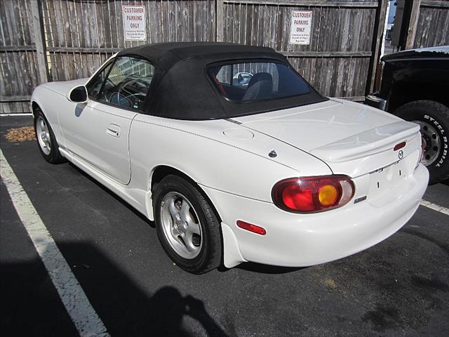 Mazda MX-5 Miata 1999 photo 2