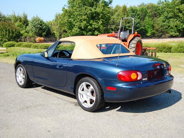 Mazda MX-5 Miata 1999 photo 2