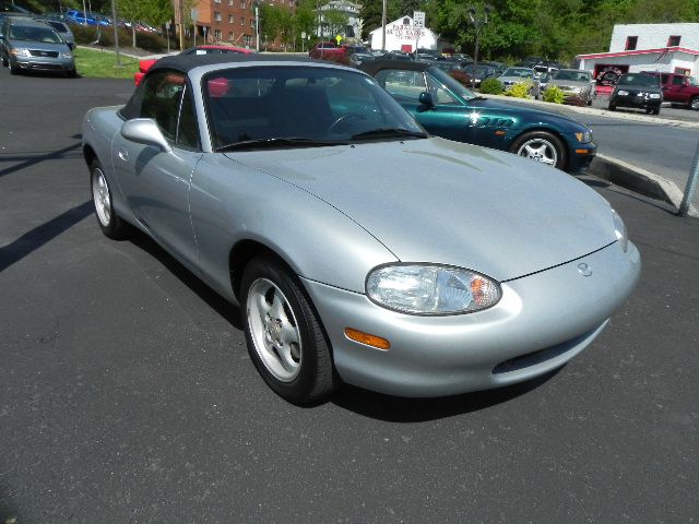 Mazda MX-5 Miata 1999 photo 9