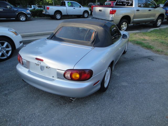 Mazda MX-5 Miata L Package Convertible