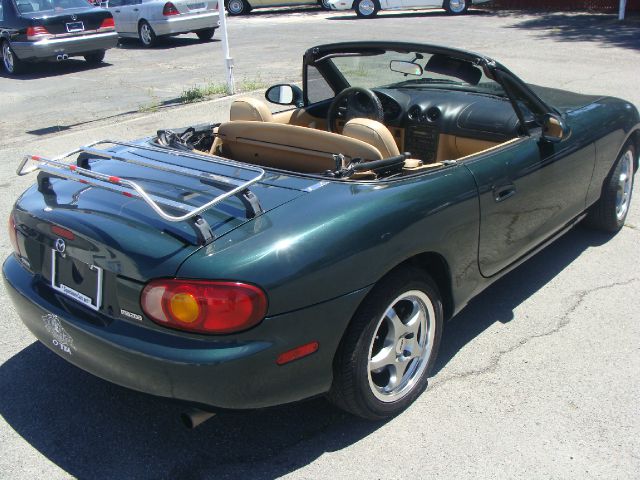 Mazda MX-5 Miata Base Convertible