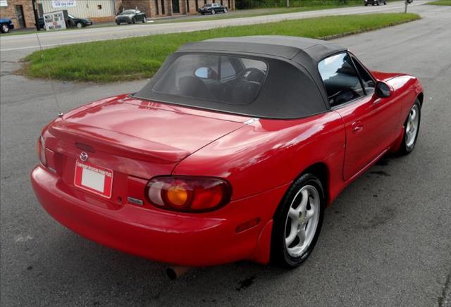 Mazda MX-5 Miata 1999 photo 1