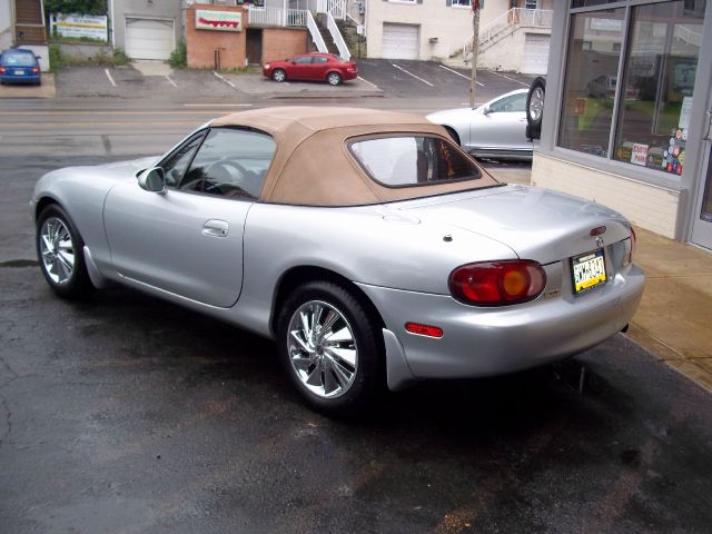 Mazda MX-5 Miata 1999 photo 4