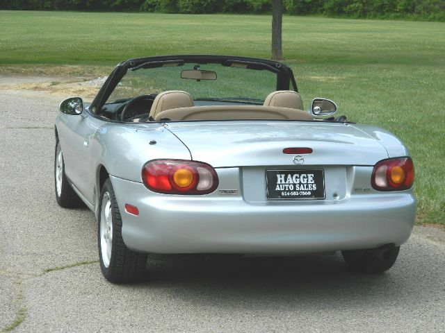 Mazda MX-5 Miata 2000 photo 10