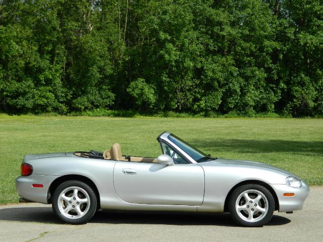 Mazda MX-5 Miata 2000 photo 19