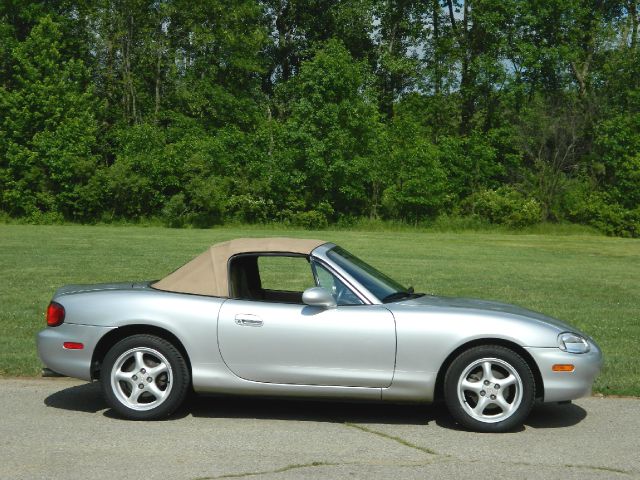 Mazda MX-5 Miata 2000 photo 5