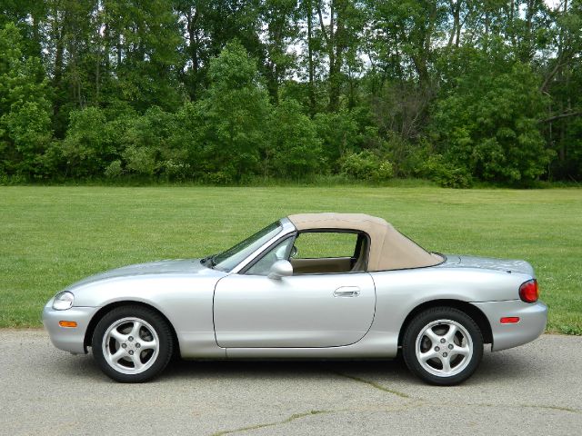 Mazda MX-5 Miata 2000 photo 7