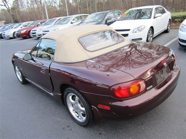 Mazda MX-5 Miata 2000 photo 4