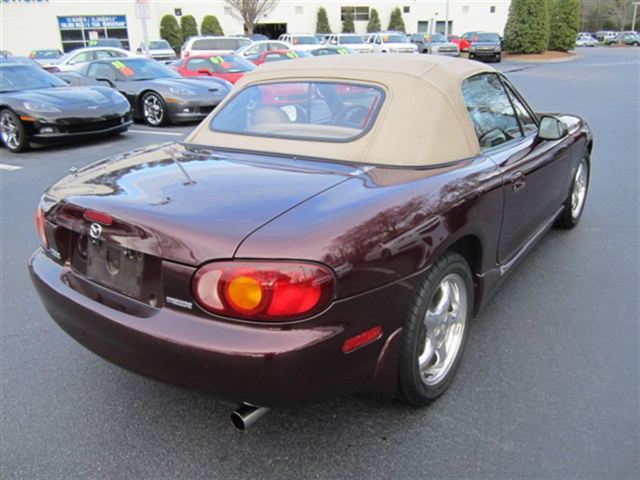 Mazda MX-5 Miata 2000 photo 5