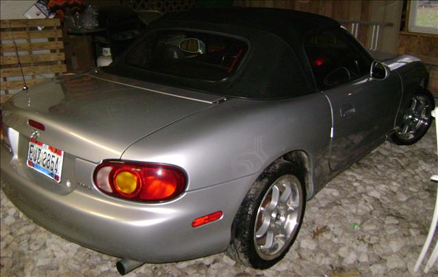 Mazda MX-5 Miata 2000 photo 4