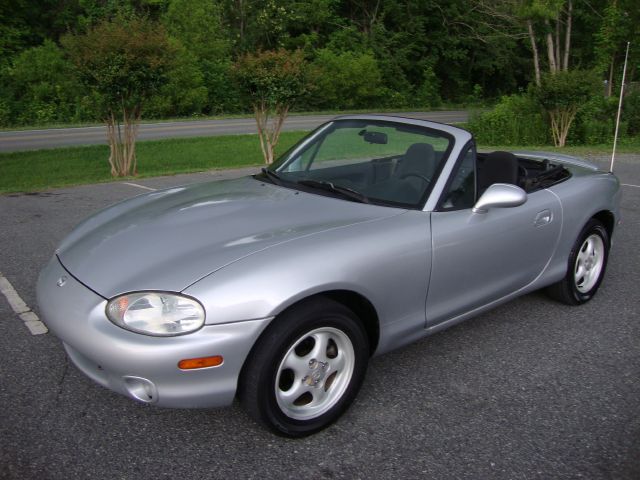 Mazda MX-5 Miata Base Convertible