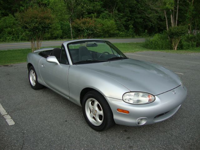 Mazda MX-5 Miata 2000 photo 1