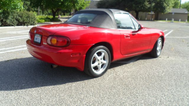 Mazda MX-5 Miata 2000 photo 2