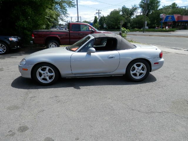 Mazda MX-5 Miata Base Convertible