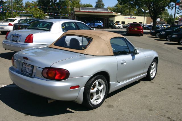 Mazda MX-5 Miata 2000 photo 2