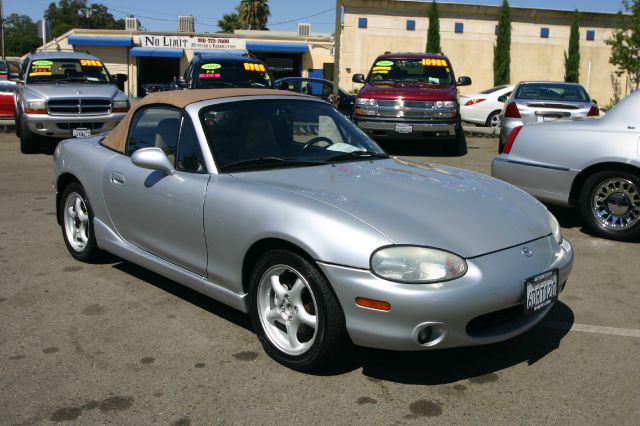 Mazda MX-5 Miata 2000 photo 4