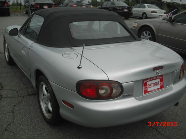 Mazda MX-5 Miata 2001 photo 4