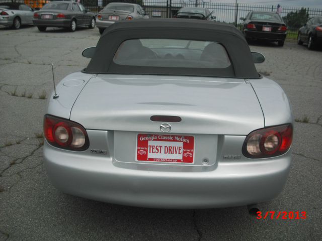 Mazda MX-5 Miata 2001 photo 6