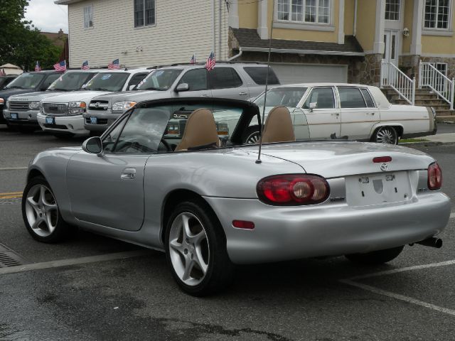 Mazda MX-5 Miata 2001 photo 14