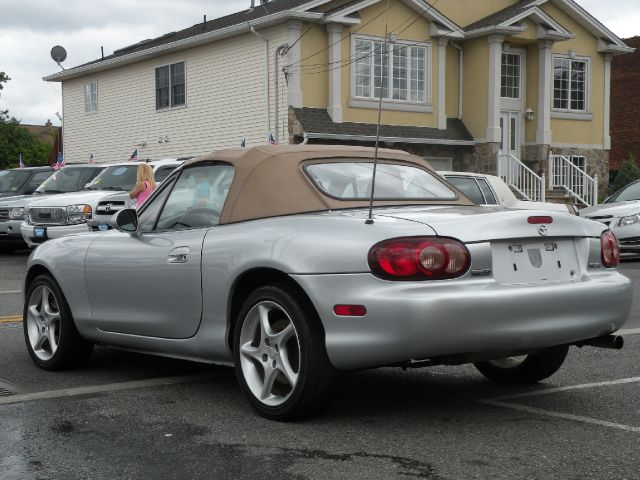 Mazda MX-5 Miata 2001 photo 17