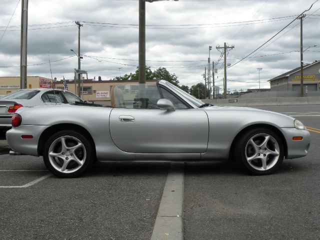 Mazda MX-5 Miata 2001 photo 18