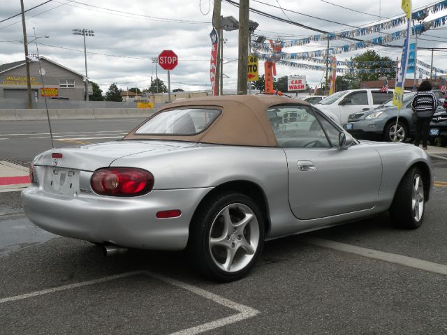 Mazda MX-5 Miata 2001 photo 22