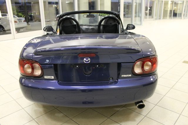 Mazda MX-5 Miata 2001 photo 4