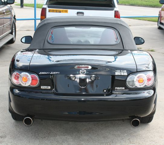 Mazda MX-5 Miata 2001 photo 2