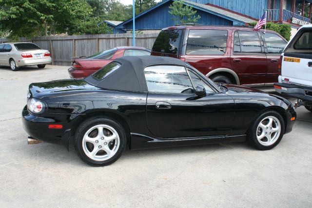 Mazda MX-5 Miata 2001 photo 3