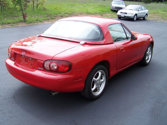 Mazda MX-5 Miata 2001 photo 1