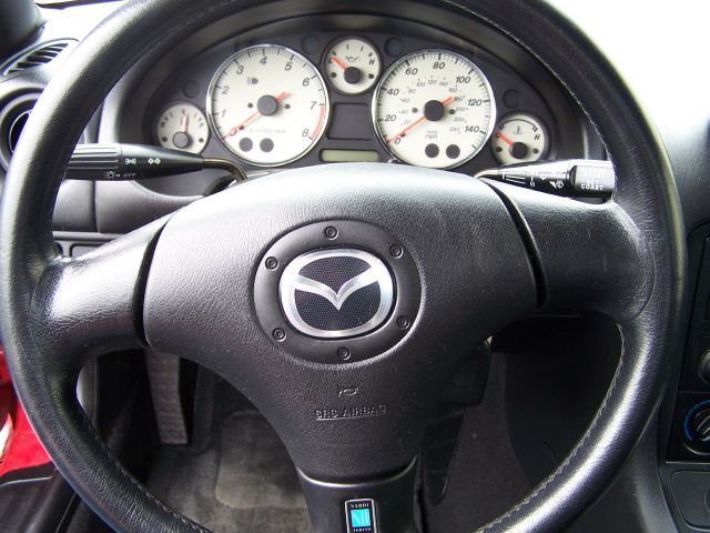 Mazda MX-5 Miata 2001 photo 2