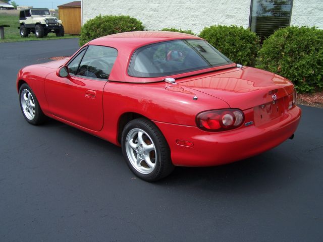 Mazda MX-5 Miata 2001 photo 6