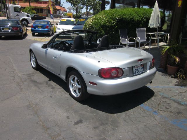 Mazda MX-5 Miata 2001 photo 1