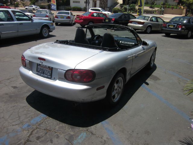 Mazda MX-5 Miata 2001 photo 3