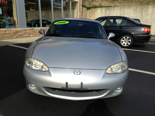 Mazda MX-5 Miata 2001 photo 3