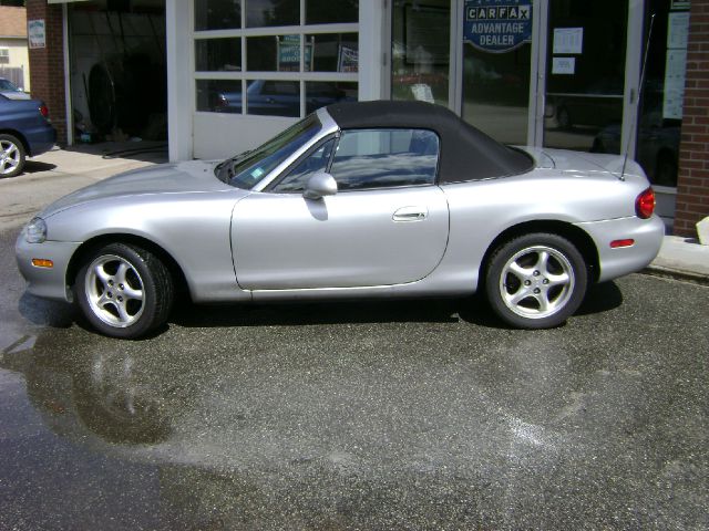 Mazda MX-5 Miata 2001 photo 4