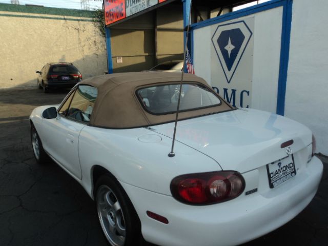 Mazda MX-5 Miata 2001 photo 3