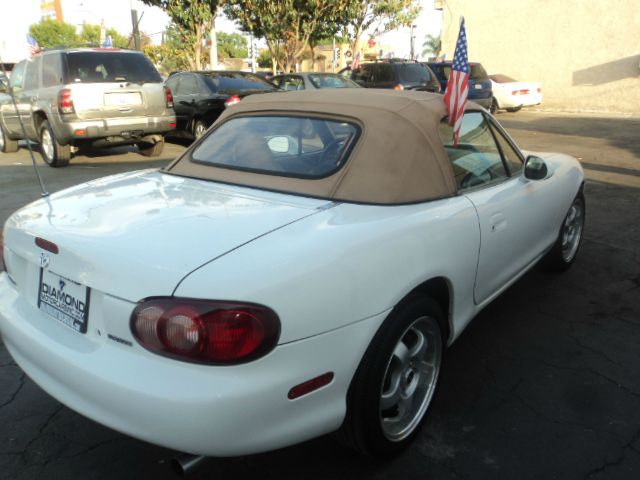 Mazda MX-5 Miata 2001 photo 4