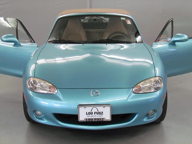 Mazda MX-5 Miata 2002 photo 4