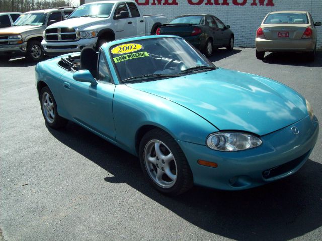 Mazda MX-5 Miata SE Convertible