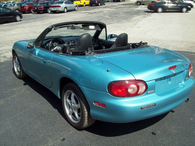 Mazda MX-5 Miata 2002 photo 2