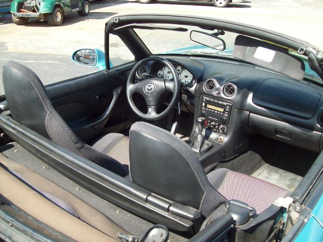 Mazda MX-5 Miata 2002 photo 3