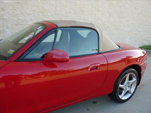 Mazda MX-5 Miata 2002 photo 18