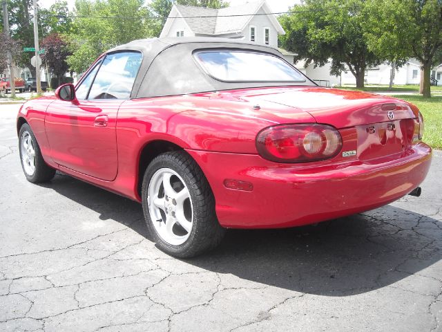 Mazda MX-5 Miata 2002 photo 0