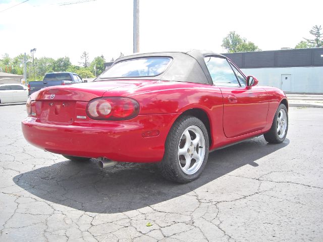 Mazda MX-5 Miata 2002 photo 1