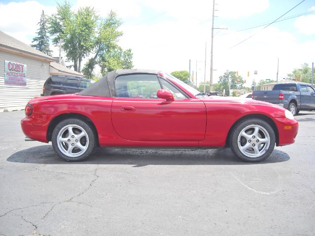 Mazda MX-5 Miata 2002 photo 2