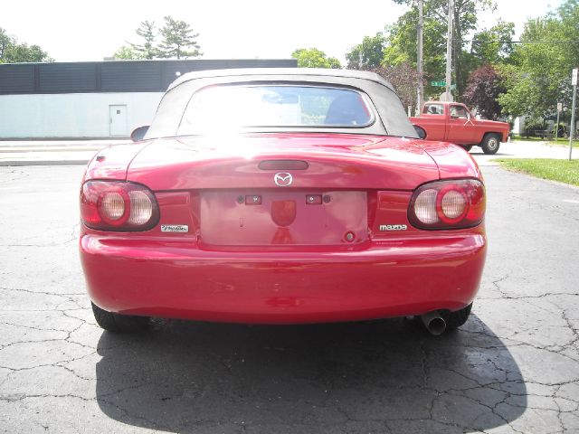 Mazda MX-5 Miata 2002 photo 4