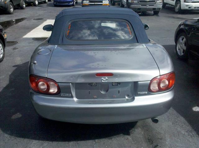 Mazda MX-5 Miata 2003 photo 4