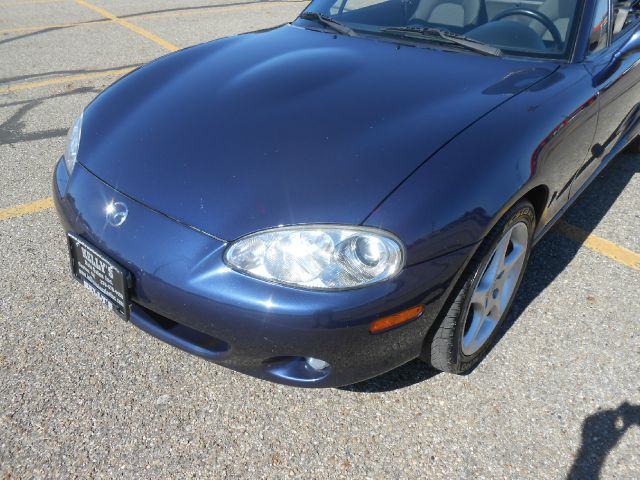 Mazda MX-5 Miata 2003 photo 2